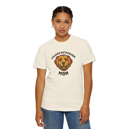 Golden Retriever Mom Shirt — Retro Dog Mom Gift Tee for Women