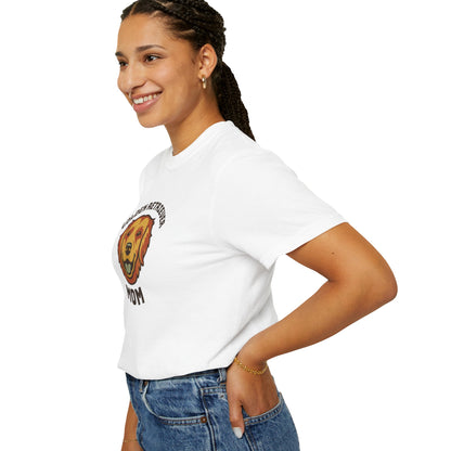 Golden Retriever Mom Shirt — Retro Dog Mom Gift Tee for Women