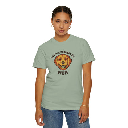 Golden Retriever Mom Shirt — Retro Dog Mom Gift Tee for Women