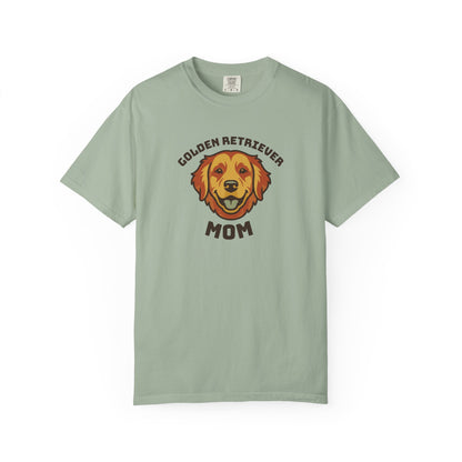 Golden Retriever Mom Shirt — Retro Dog Mom Gift Tee for Women