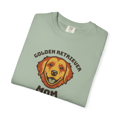 Golden Retriever Mom Shirt — Retro Dog Mom Gift Tee for Women